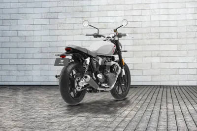 Speed Twin 900 Rear Right Three Quarter View