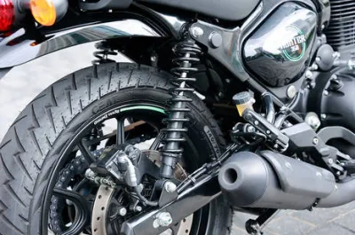 Hunter 350 Rear Suspension View