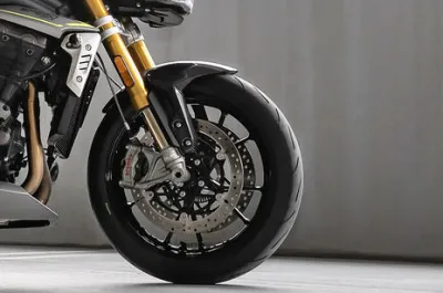 Speed Triple 1200 Front Tyre View