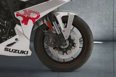 GSX-8R Front Tyre View