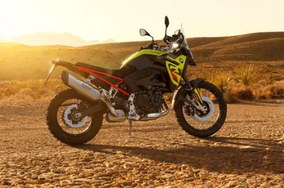F 900 GS Side Profile View (Right)