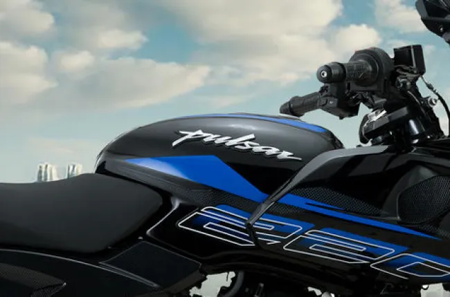 Pulsar 220 F Fuel Tank (Right)
