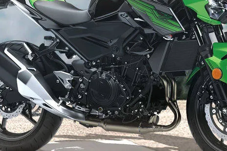 Engine (Right)