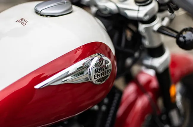 Super Meteor 650 Brand Logo & Name