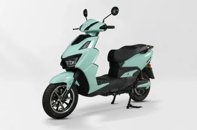 Racer Neo Front Left Quarter View