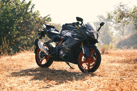 【310】 TVS Apache RR 310 Price in Harpanahalli – Ex-Showroom, Top