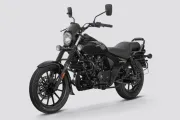 Bajaj Avenger 220 Street